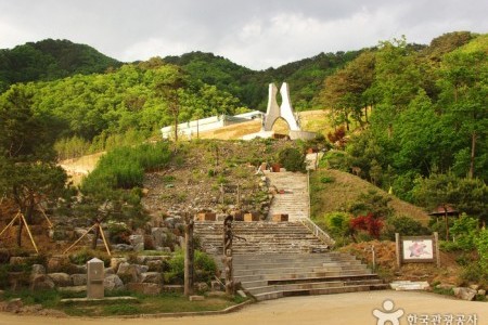 Hwacheon Bimok Park (화천 비목공원)