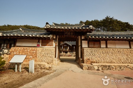 Nosongjeong Head House (노송정종택(퇴계생가))[한국관광품질인증제/ Korea Quality]