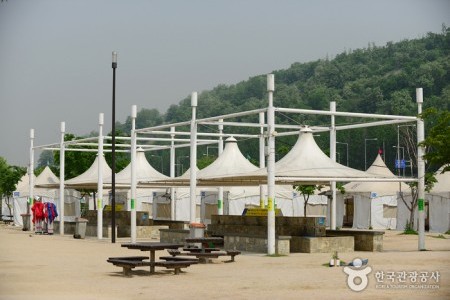 Nanji Hangang Park (Nanji Camping Site)