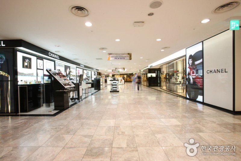 Lotte Duty Free Shop - Lotte World Tower Branch | 롯데면세점 : TRIPPOSE
