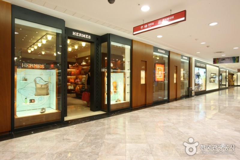 Lotte Duty Free Shop - Lotte World Tower Branch | 롯데면세점 : TRIPPOSE