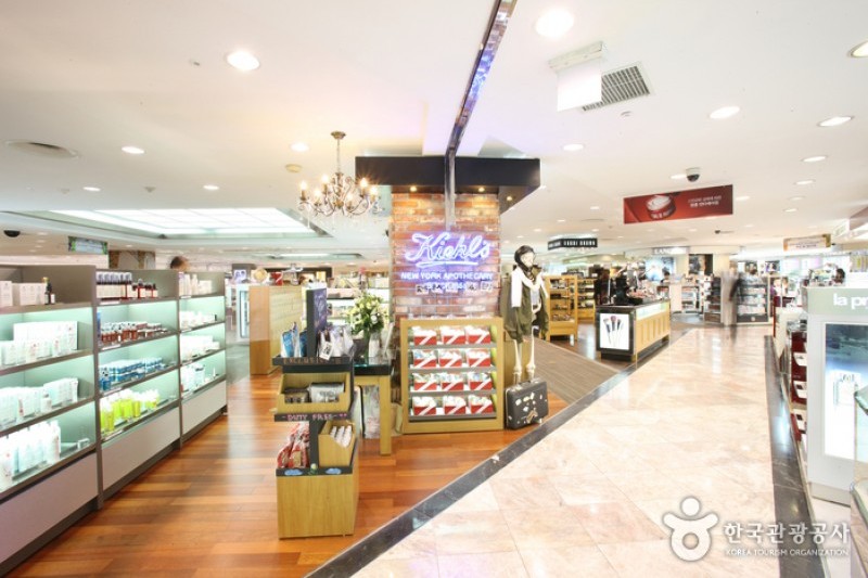 Inside the new Fred boutique at Lotte Duty Free World Tower