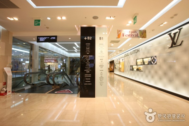 Louis Vuitton Seoul Hyundai Coex Men store, Korea