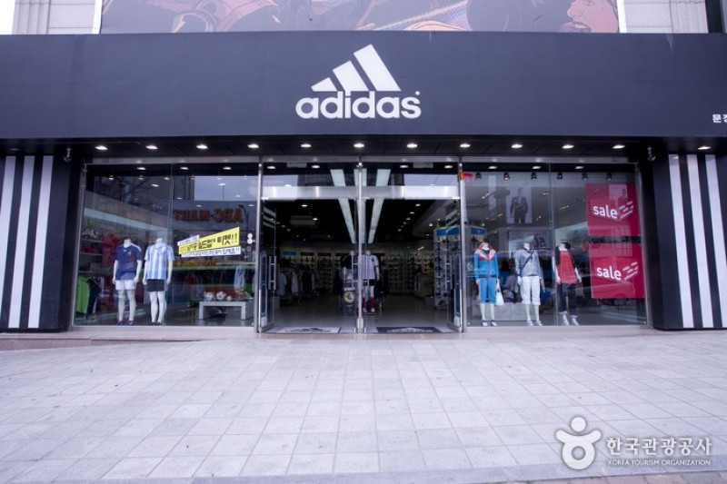 adidas store market street