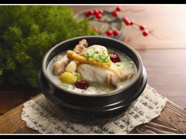 百年地鶏サムゲタン | 백년토종삼계탕 북촌점 : トリップポーズ