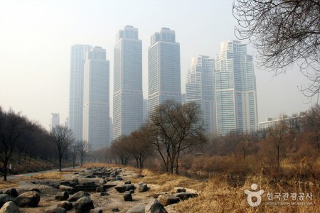 良才川生態公園（양재천 생태공원）