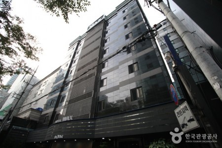 Max Hotel - Goodstay 