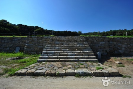 Ganghwa Seonwonsaji Temple Site 