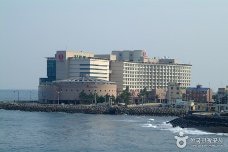 Ramada Plaza Jeju Hotel 