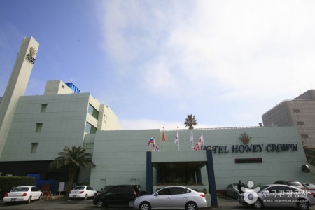 Honey Crown Hotel 