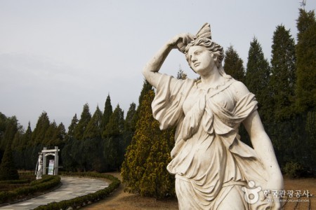 碧草池文化樹木園