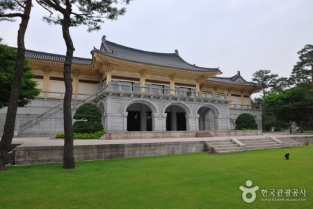 湖巖美術館