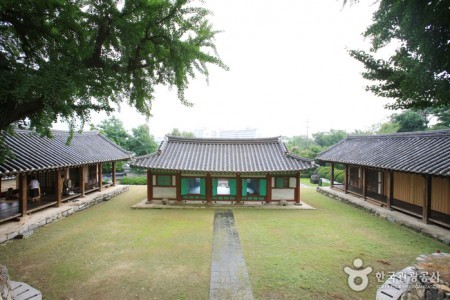 Suwonhyanggyo Confucian School 