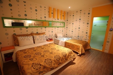Naviya Hotel - Goodstay 