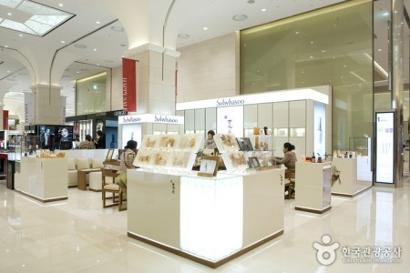 Sulwhasoo - Lotte Department Store Centum City Branch 