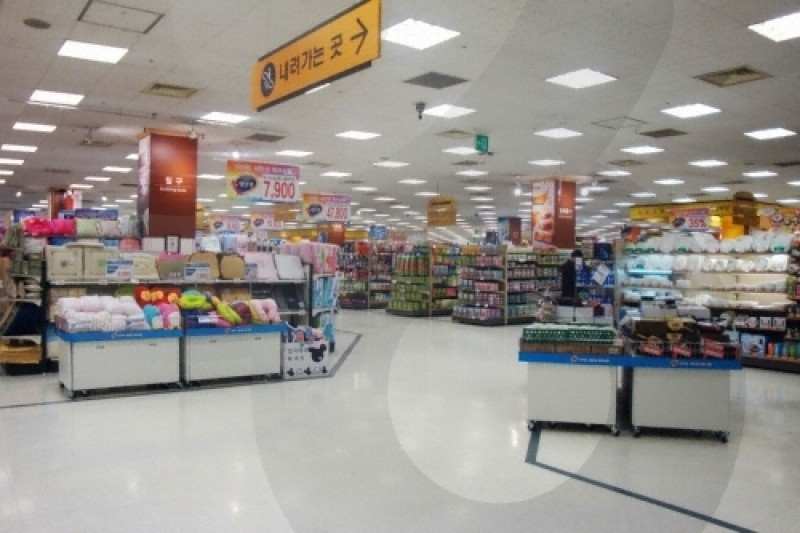 E-Mart - Yongsan Branch  이마트 (용산점) : TRIPPOSE