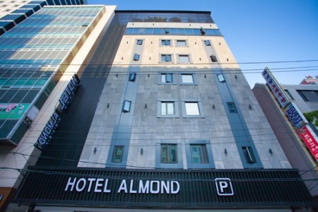 Almond Hotel - Goodstay 