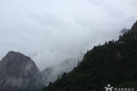 雪岳大青峰(설악 대청봉)