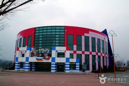 Chuncheon Puppet Theater 