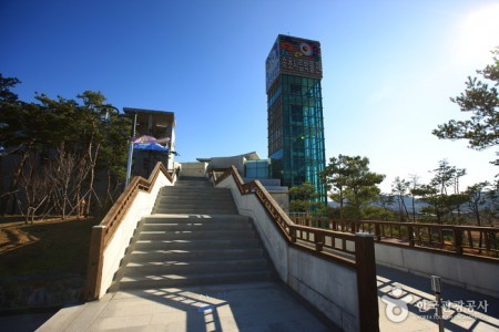 Sokcho Museum & Displaced Civilians Folk Village 