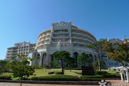 Daemyung Sol Beach Hotel & Resort 