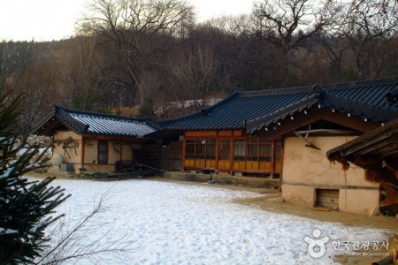 Lee Hyo-seok Culture Village 