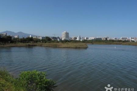 Cheongchoho Lake 