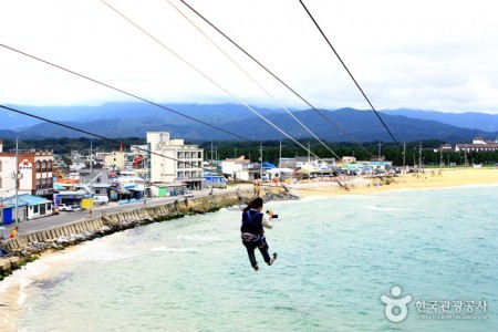 牛岩海边渔村空中滑翔体验(海上飞蝶)소돌해변 스카이어촌체험(아라나비)