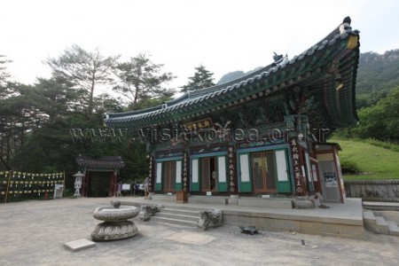 Beopheungsa Temple 