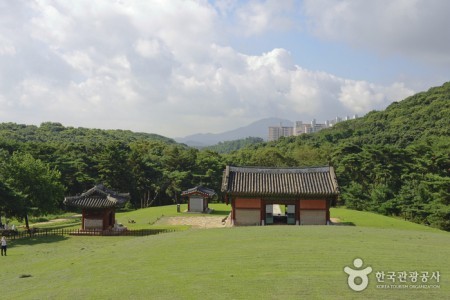 金浦章陵［ユネスコ世界文化遺産］