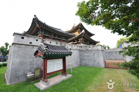 Pungnammun Gate 