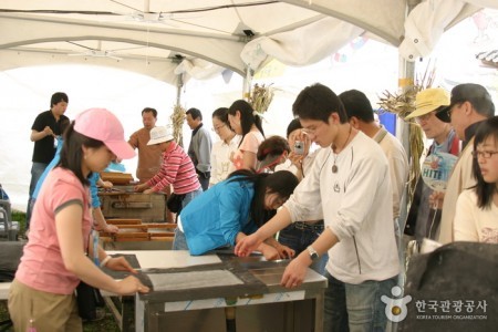 Jeonju Hanji Culture Festival 