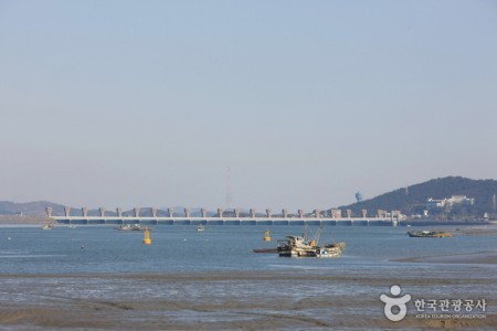 Geumgang Estuary Bank (금강하구둑(군산))