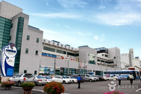 Yeosu Specialty Seafood Market 