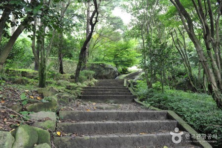 達城公園（달성공원）