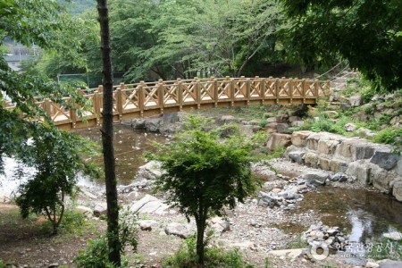 帝岩山自然休養林（제암산자연휴양림）