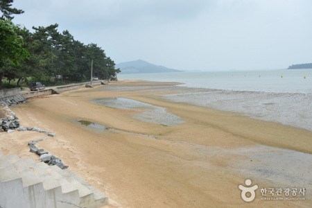 トンモリ海水浴場