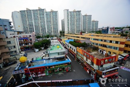 Dakddongjip Town in Pyeonghwa Market 