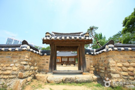 Daejeon Hoedeok Dongchundang Park 