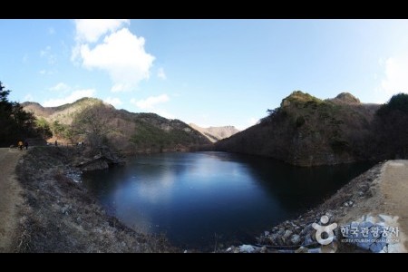 Jusanji Pond 