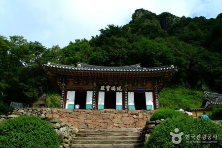 Cheongnyangsa Temple 