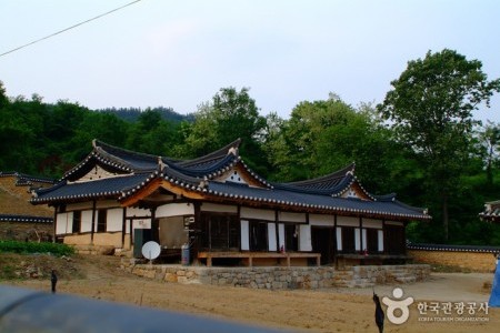 Head House of Pansagongpa Branch of Pyeongsan Shin Clan 