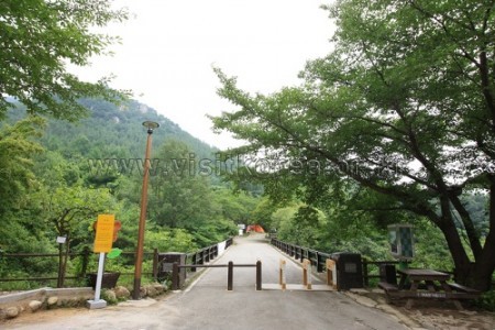 伽倻山国立公園（白雲洞地区）（가야산국립공원