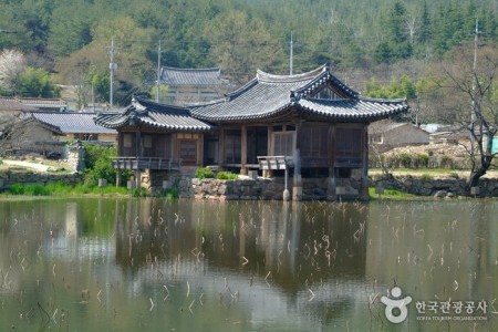 Seochulji Pond in Gyeongju 