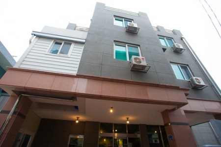 Hwarang Guesthouse - Goodstay 