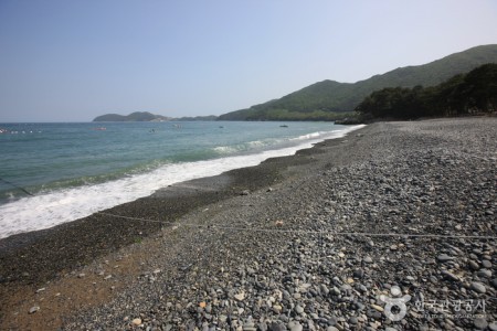 Hakdong Mongdol Beach 