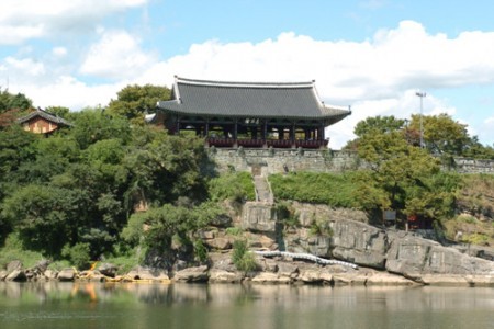 Chokseongnu Pavilion 