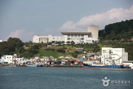 統営市民文化会館(통영시민문화회관)