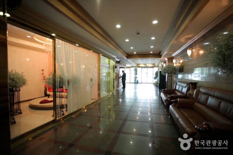 Masan Arirang Tourist Hotel 馬山アリラン観光ホテル마산 - 