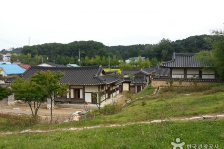 沃川 陸英修生家（옥천 육영수 생가）